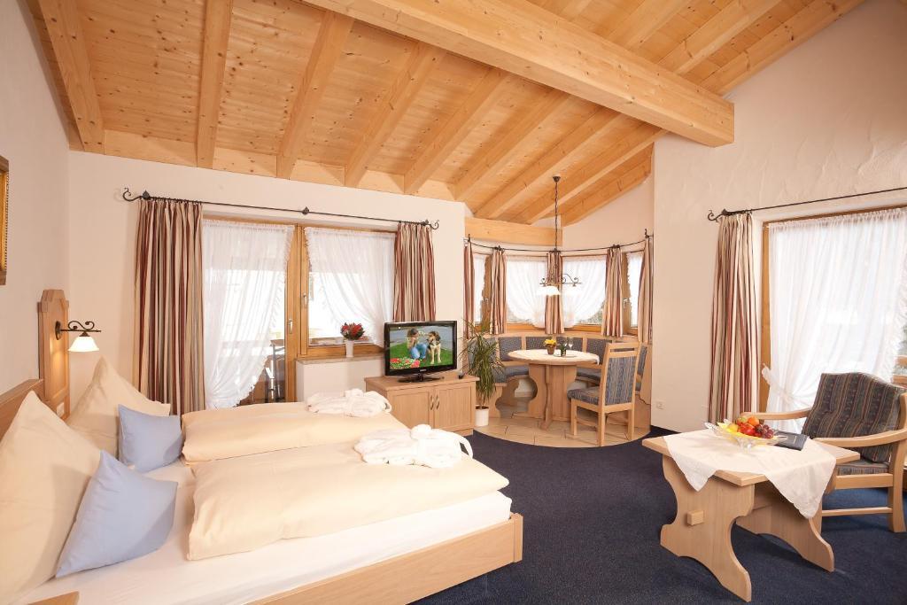 Hotel Landhaus Feldmeier ***S Oberammergau Zimmer foto