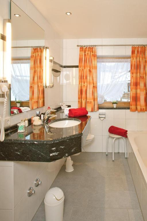 Hotel Landhaus Feldmeier ***S Oberammergau Zimmer foto