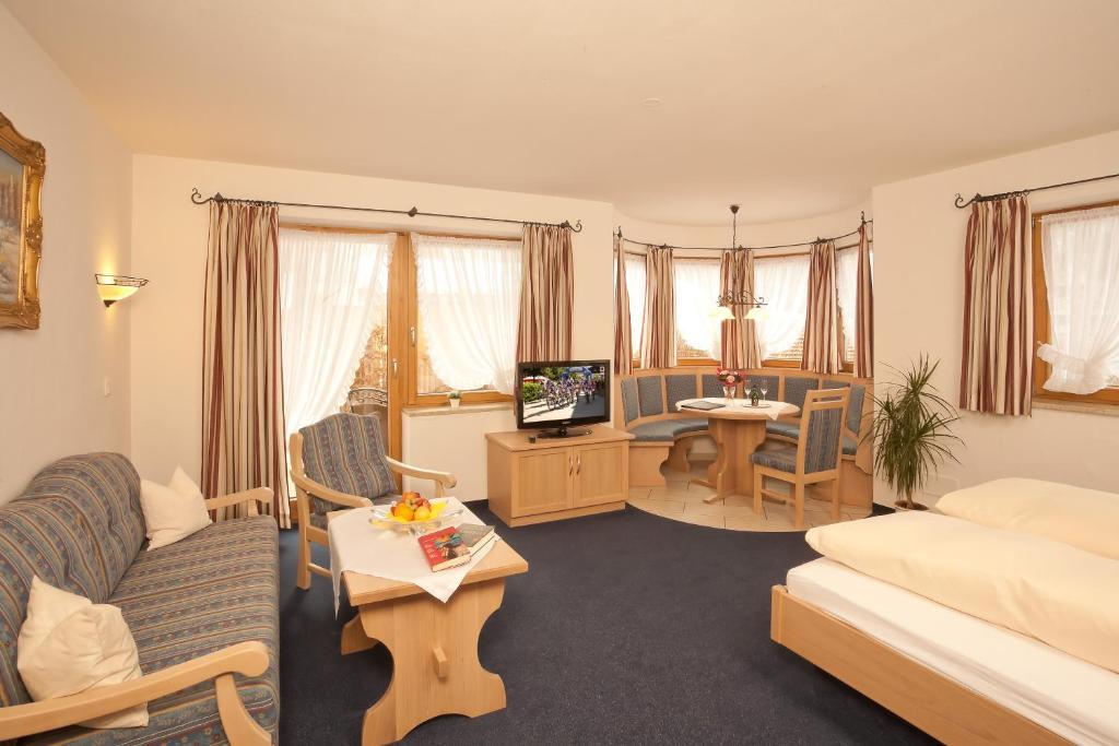Hotel Landhaus Feldmeier ***S Oberammergau Zimmer foto
